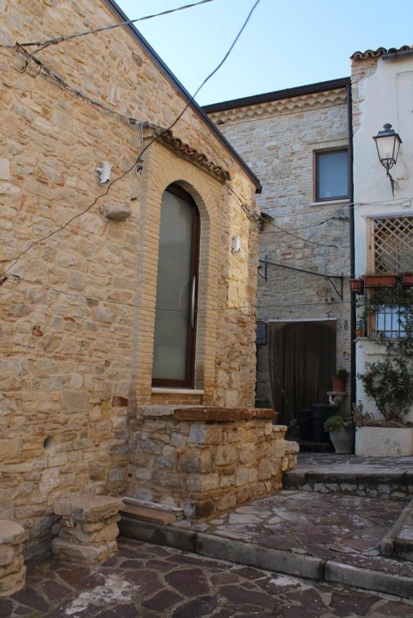 B&B Sotto Le Mura Pietra Montecorvino Exterior foto